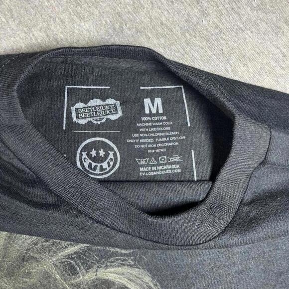 Warner Bros Beetle Juice Men’s Medium  Black Graphic T-Shirt Joker Brand New - Picture 4 of 4